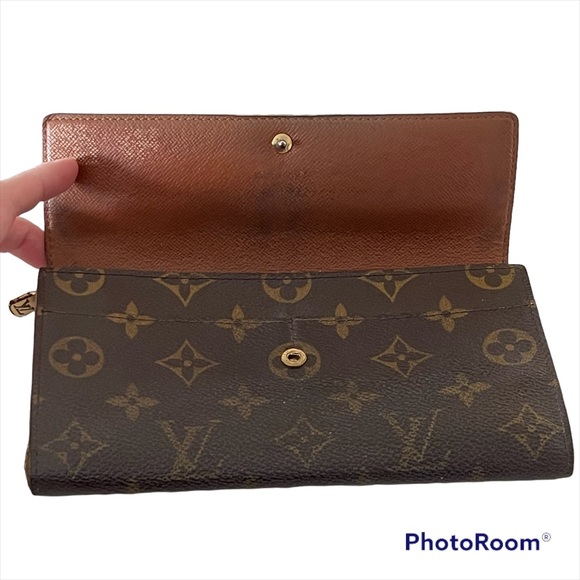Authentic Louis Vuitton long wallet - Picture 2 of 15